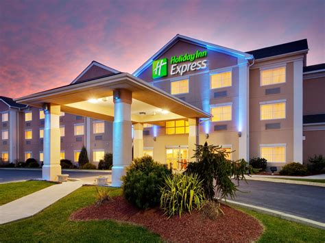 holiday inn and express and suites